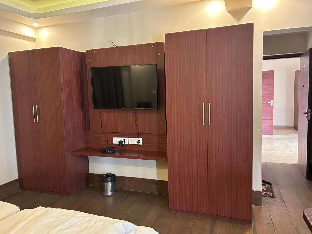 The Aster Enclave Hotel Kalküta Dış mekan fotoğraf